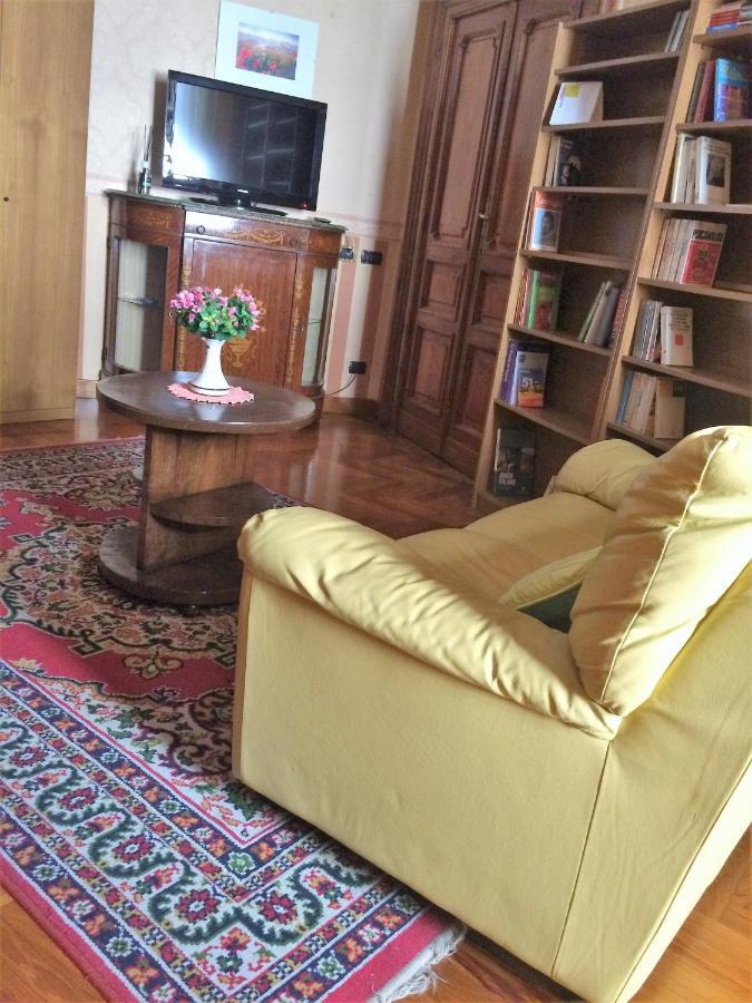 נאפולי Oscar Apartment מראה חיצוני תמונה