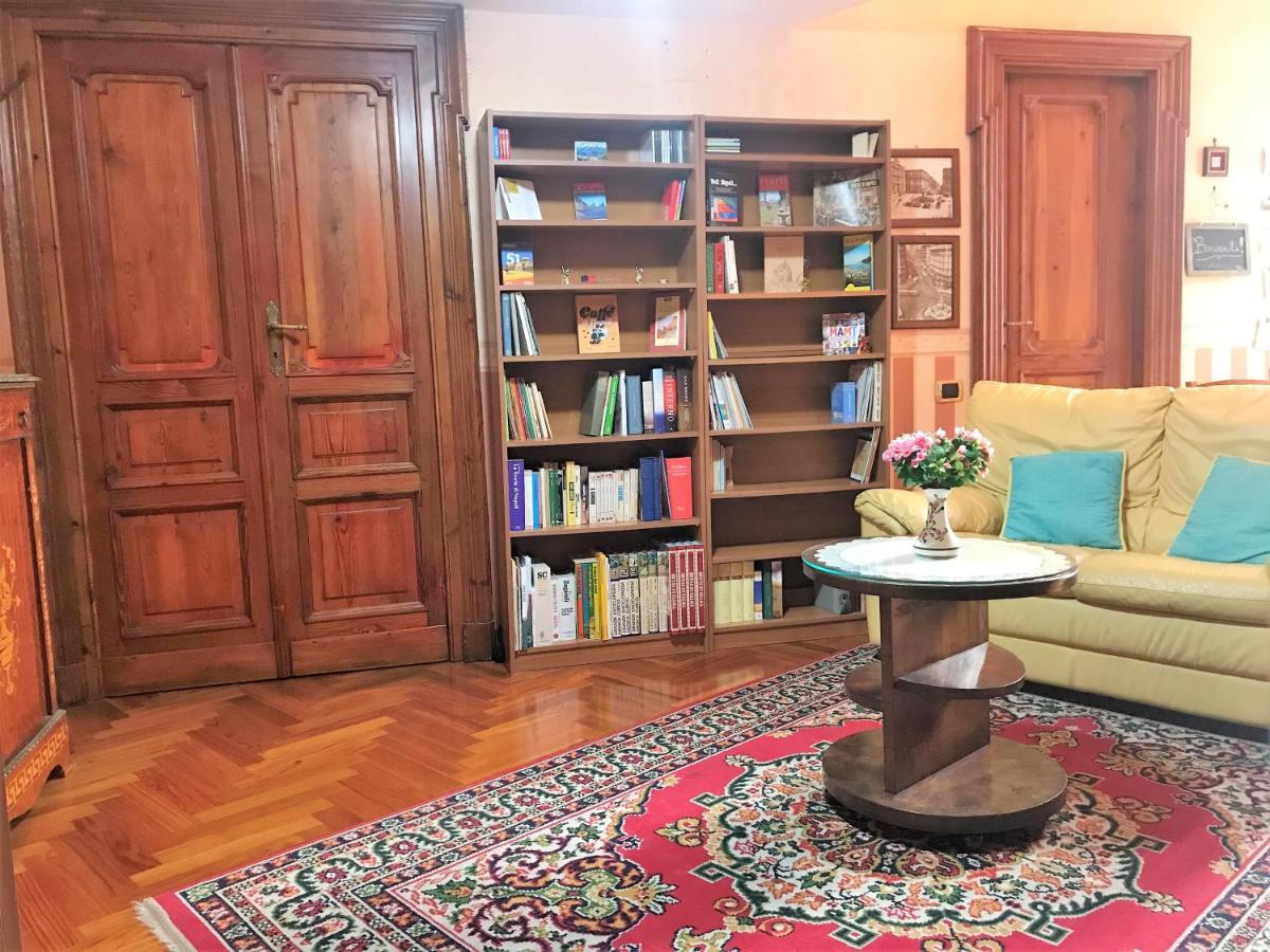 נאפולי Oscar Apartment מראה חיצוני תמונה